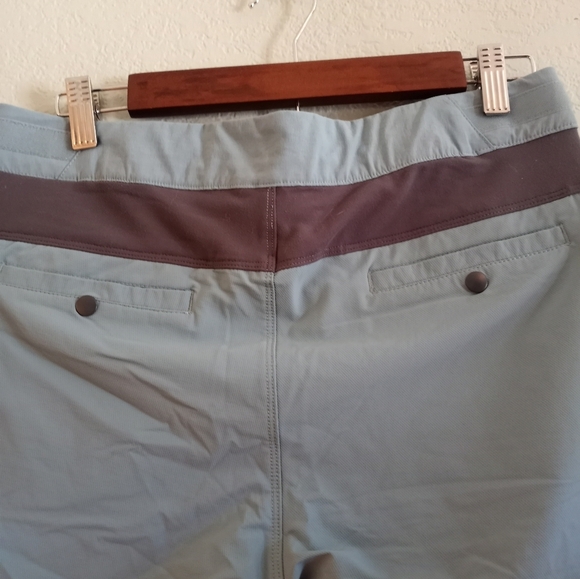 Showers Pass Mountain Bike Gravel Shorts w Grippy & Adjustable Inner Waist Band - Picture 5 of 8